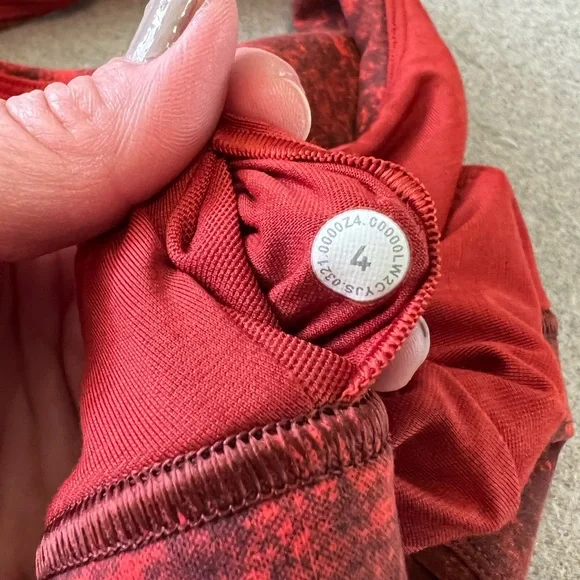LULULEMON Sz 4 Wunder Train Long Line Med Support Sports Bra Yoga Athleisure $68 - Picture 11 of 12
